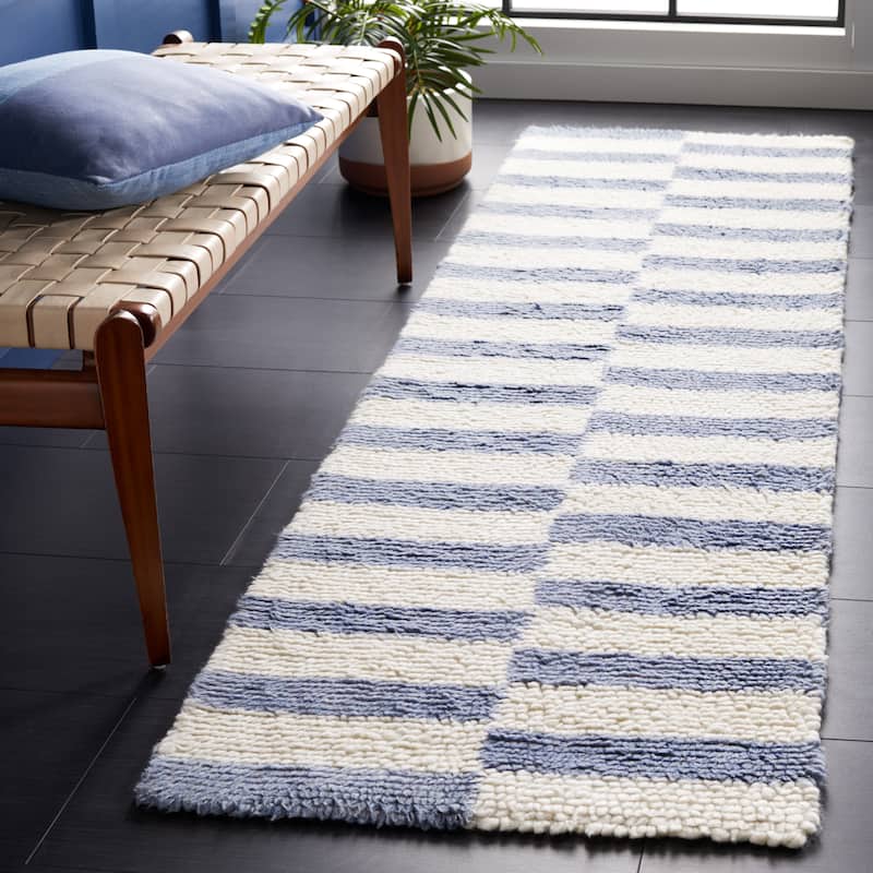 SAFAVIEH Handmade Vermont Cristy New Zealand Wool Rug - 2'3" x 8' Runner - Ivory/Blue