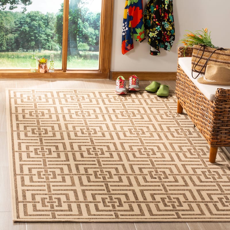 SAFAVIEH Linden Darla Indoor/ Outdoor Waterproof Patio Backyard Rug - 4'x6' - Cream/Beige