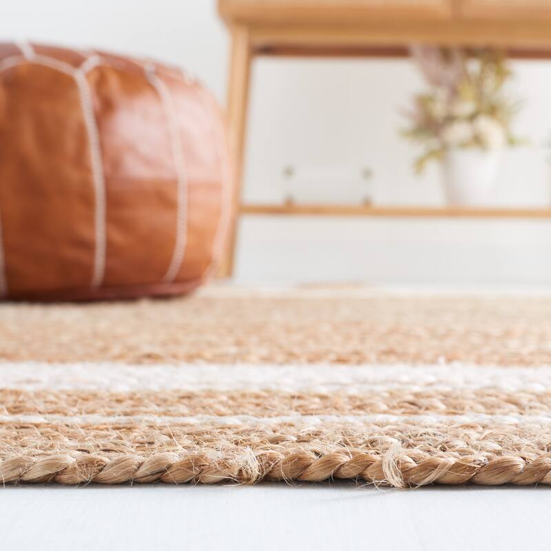 SAFAVIEH Natural Fiber Concetta Country Farmhouse Jute Rug