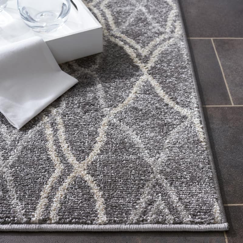 SAFAVIEH Amherst Dursiye Modern Rug