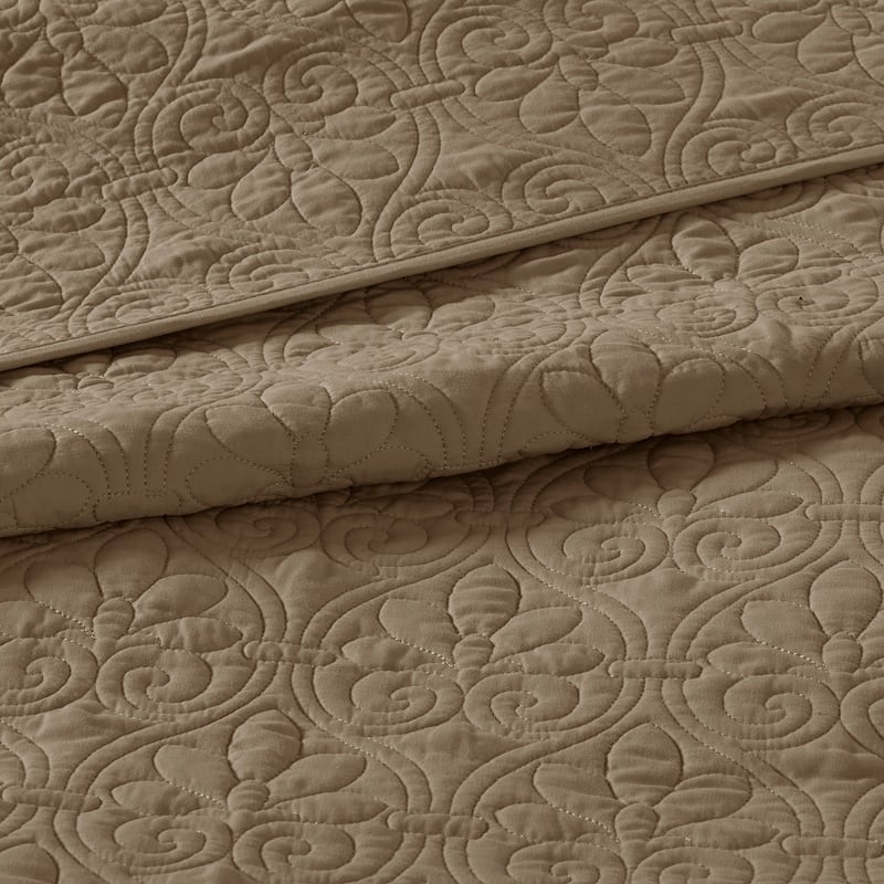 Madison Park Mansfield Reversible Oversized 3-piece Solid Texture Bedspread Quilt Set with Matching Shams - Mocha - King