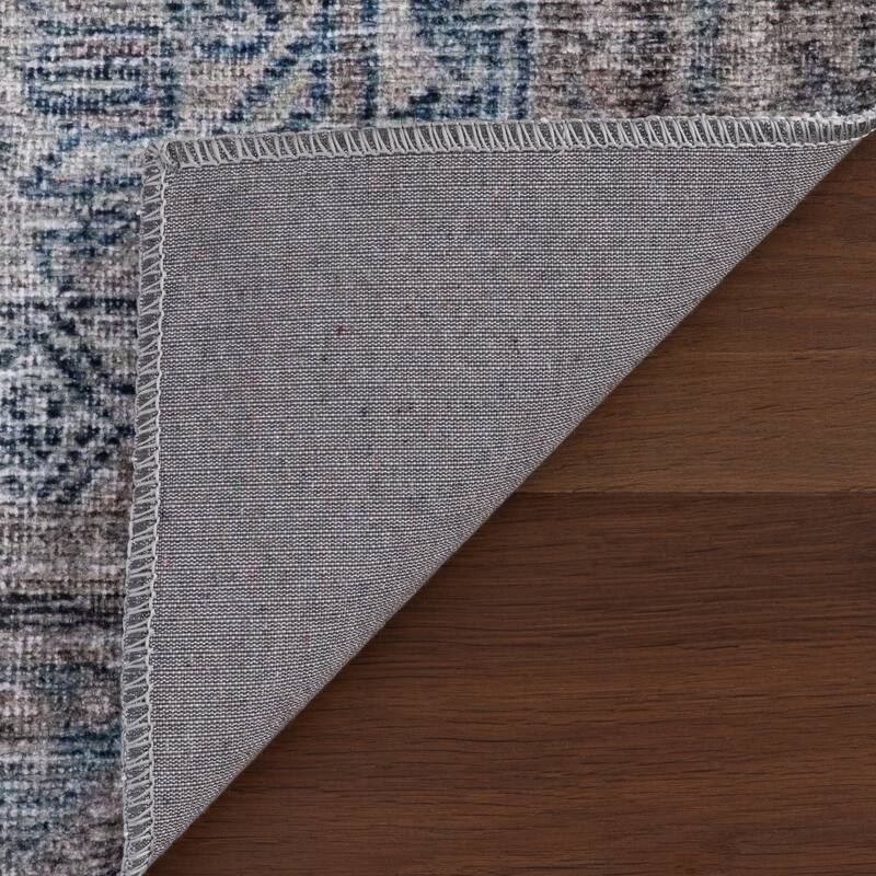Nuloom Thavine Vintage & Distressed Washable Rug