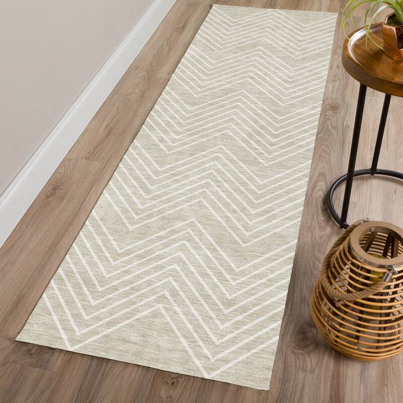 Machine Washable Indoor/ Outdoor Modern Chevron Chantille Rug