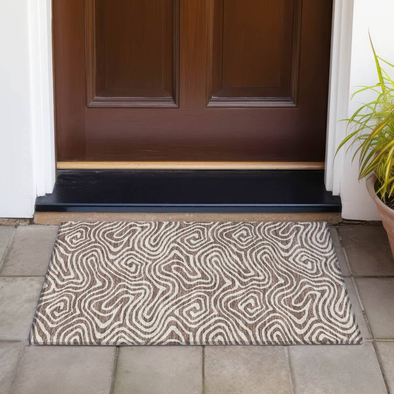 Machine Washable Indoor/ Outdoor Abstract Modern Chantille Rug - Brown - 1'8" x 2'6"