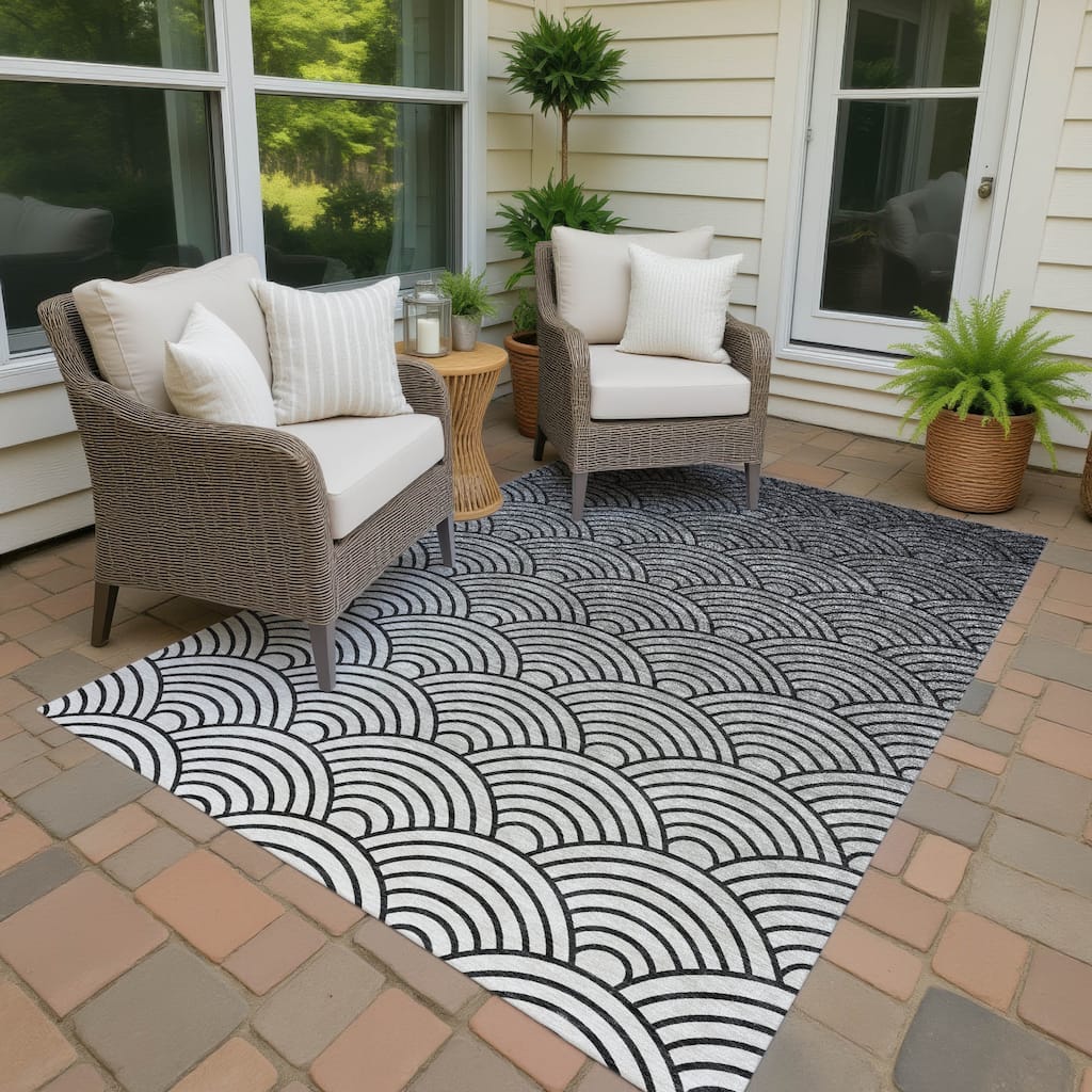 Machine Washable Indoor/ Outdoor Contemporary Poppy Chantille Rug
