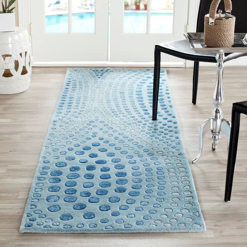 SAFAVIEH Handmade Soho Katelin Abstract Wave N.Z. Wool Rug - 2'6" x 6' Runner - Light Blue