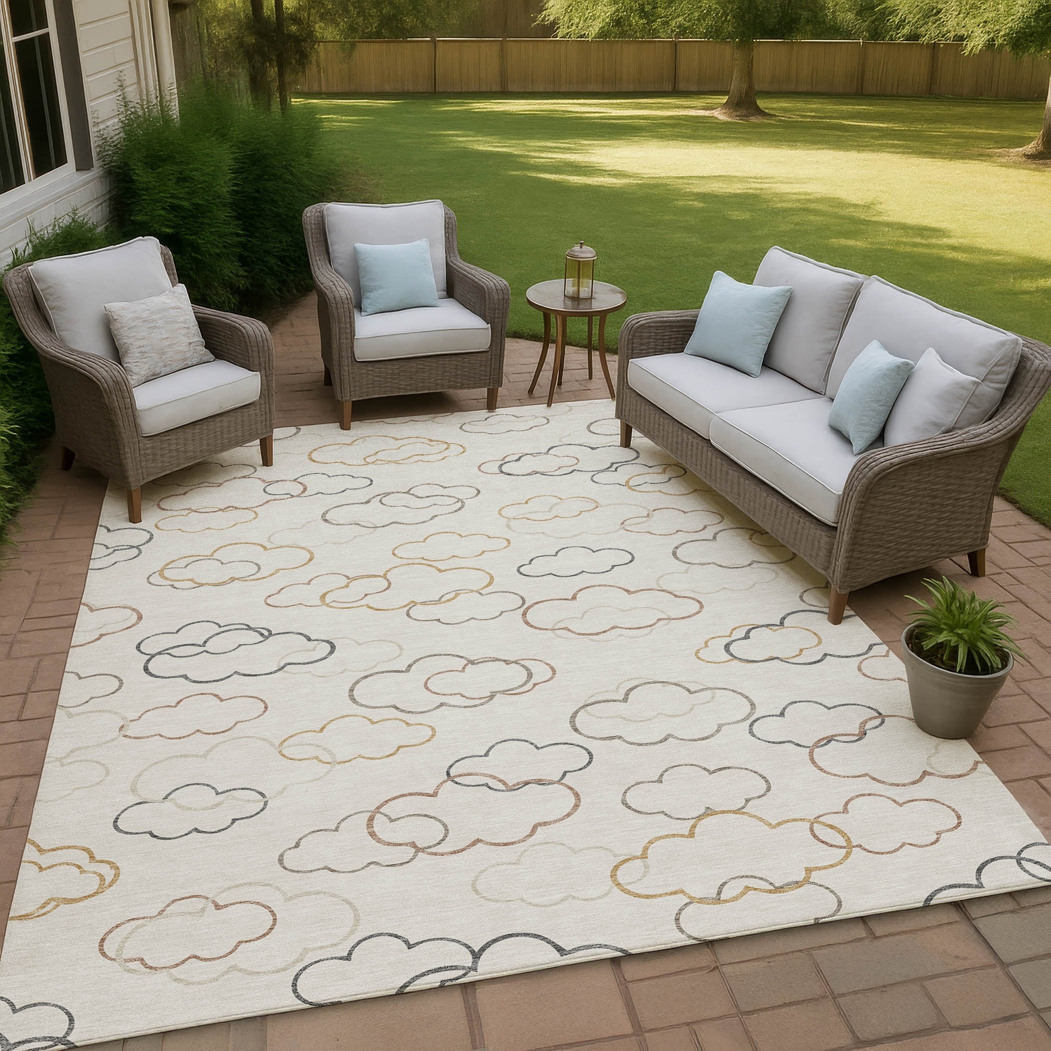 Machine Washable Indoor/ Outdoor Modern Clouds Chantille Rug