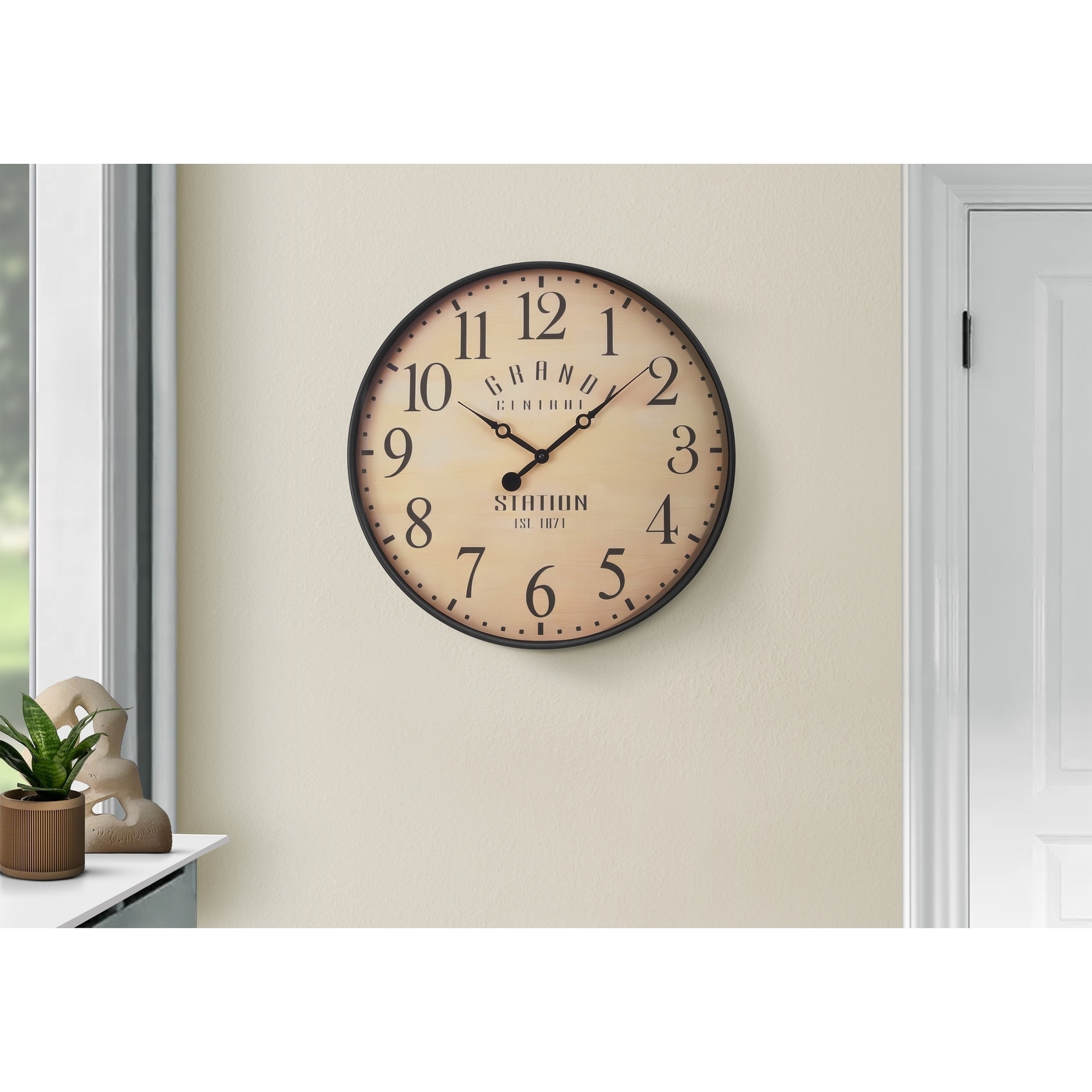 Round Wall Clock, Transitional Style
