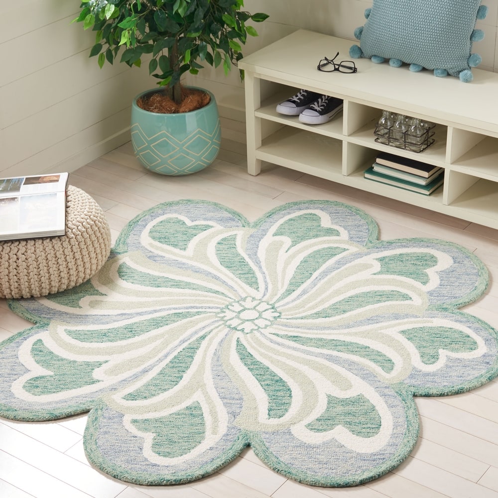 SAFAVIEH Handmade Novelty Erinka Floral Wool Rug