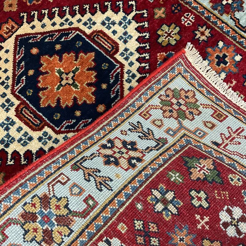HERAT ORIENTAL Hand-knotted 2'6 x 4' Indo Karaja Wool Rug - 2'6" x 4'