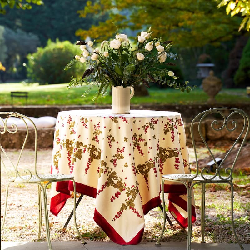 Gooseberry Square Red/ Green Cotton Tablecloth