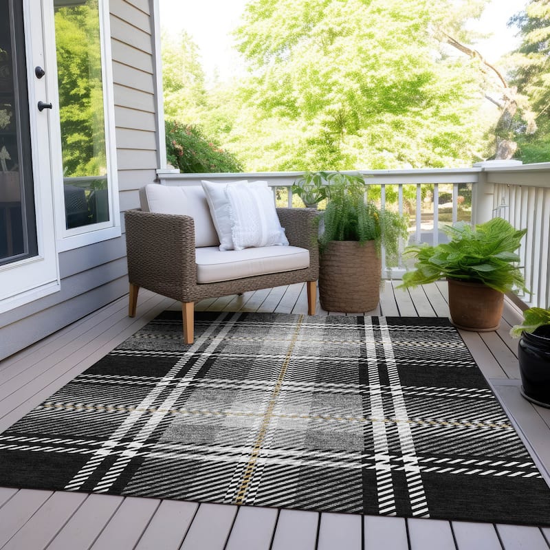 Machine Washable Indoor/ Outdoor Chantille Plaid Cozy Rug - Black - 2'6" x 3'10"