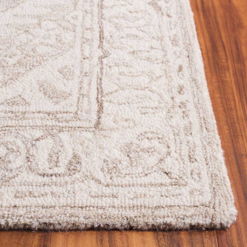 SAFAVIEH Handmade Ebony Domitilia Wool Rug