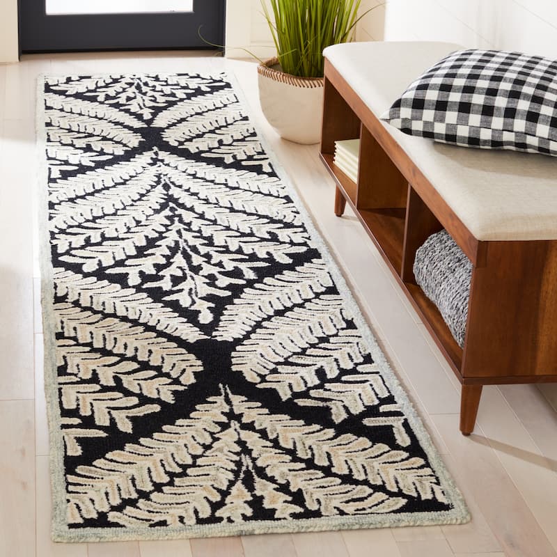 SAFAVIEH Handmade Capri Ilianka Wool Rug - 2'3" x 13' Runner - Black/Ivory - Runner