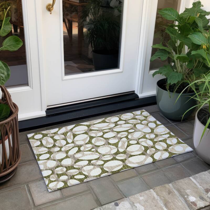 Machine Washable Indoor/ Outdoor Contemporary Saline Chantille Rug - Olive - 1'8" x 2'6"