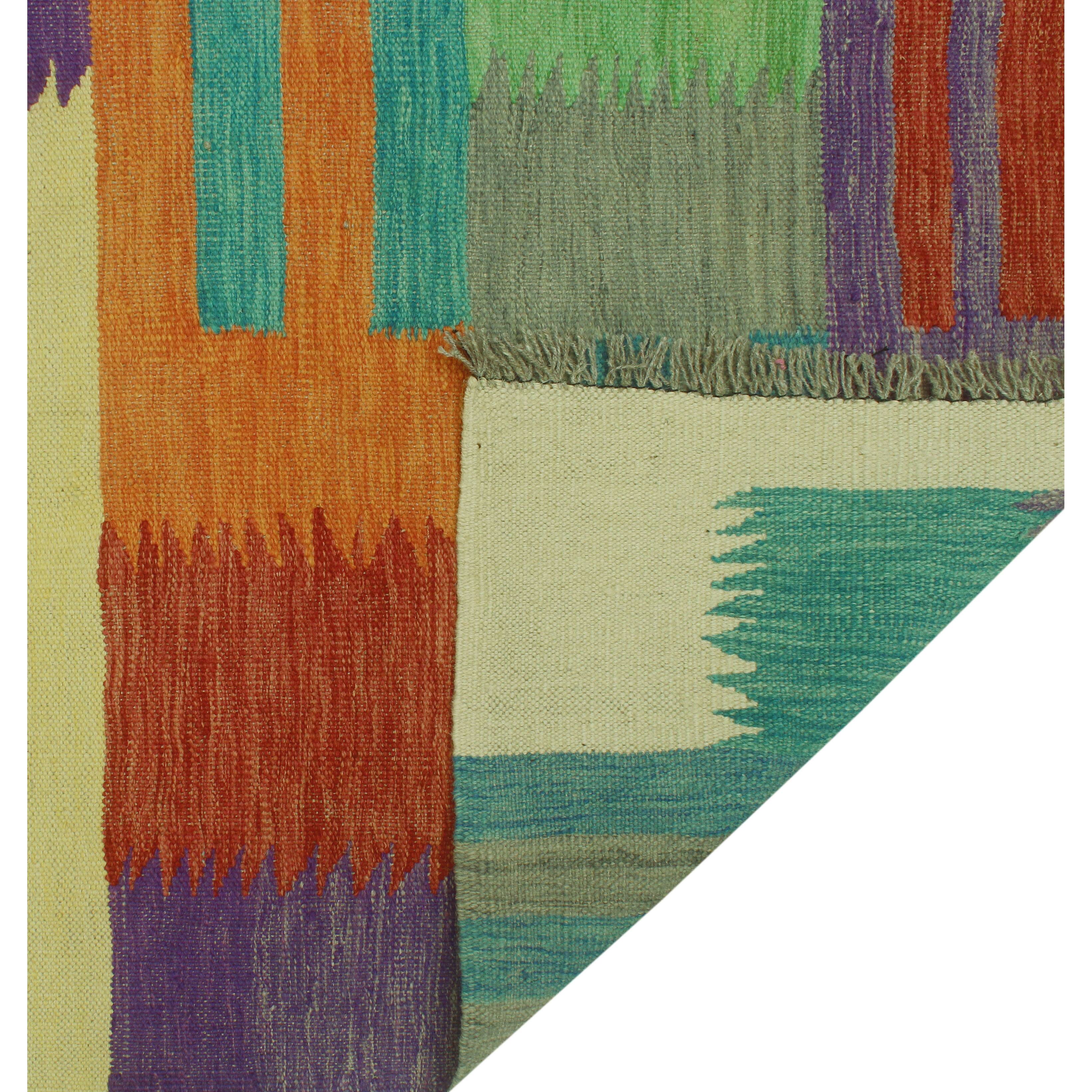 HandWoven Winchester Kilim Neha Purple/Orange Rug 5'5" x 8'0" Bed