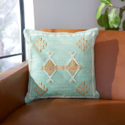 SAFAVIEH Halstead Boho Tribal 18-inch Square Decorative Accent Throw Pillow