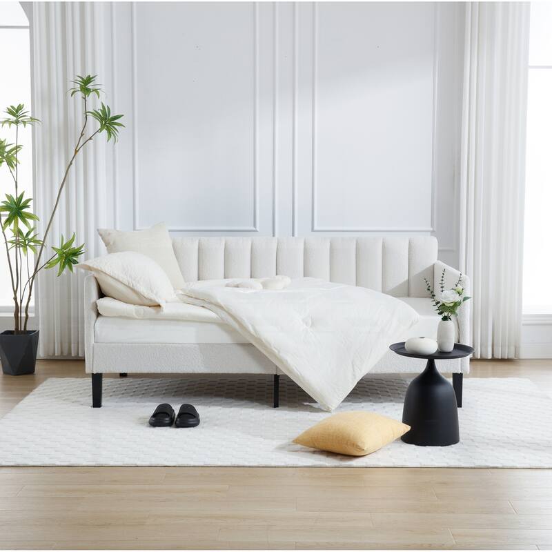 Luxurious Modern Daybed with Tufted Backrest and Exceptional Comfort