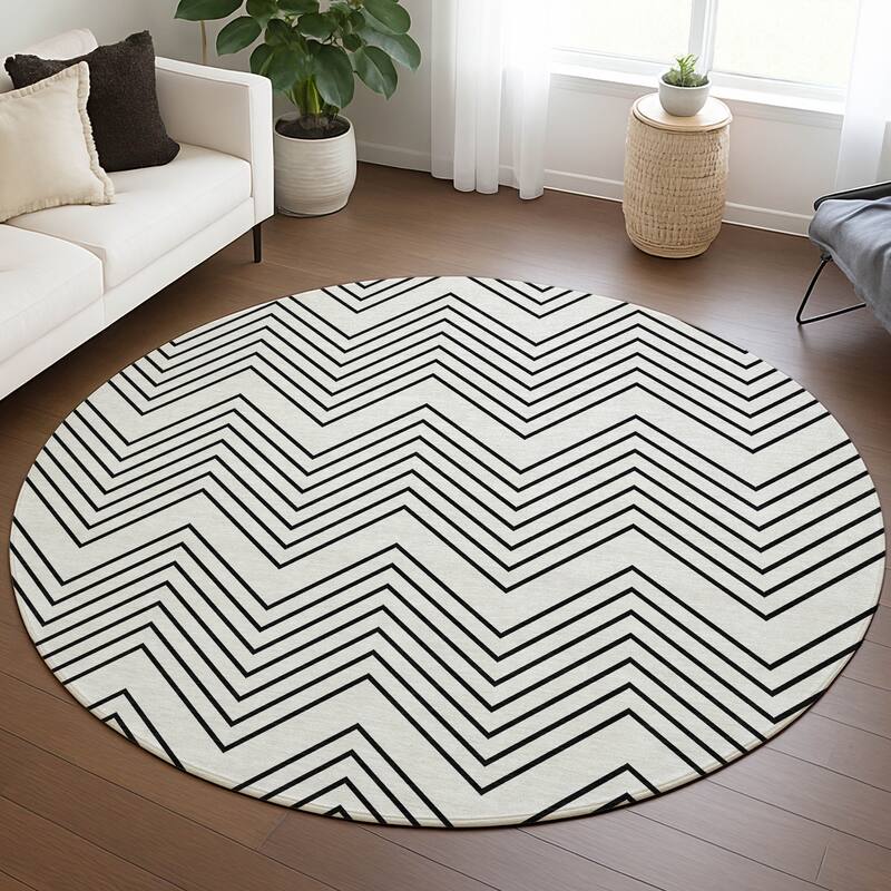 Machine Washable Indoor/ Outdoor Modern Chevron Chantille Rug