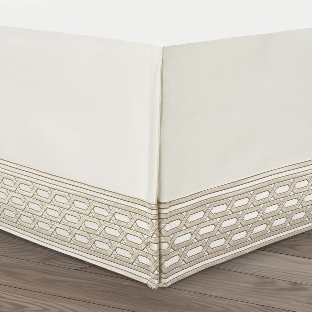 J. Queen New York Metropolitan Comforter Set