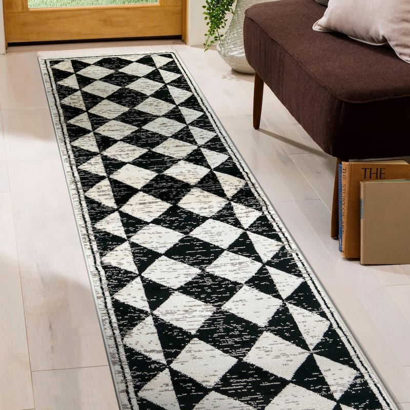 Bohemian Trellis Area Rug - 2' 3" x 8'