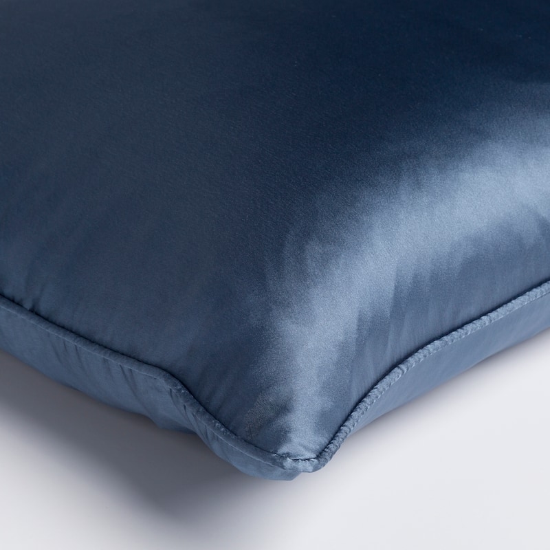 Decorative Verdi Dark Blue 18-inch Throw Pillow Cover