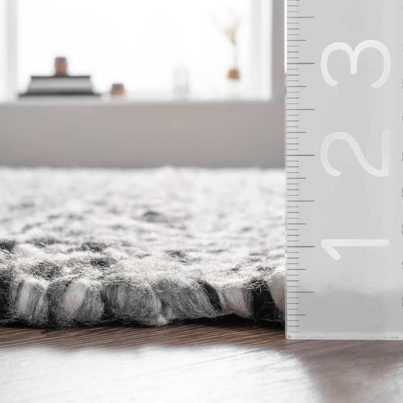 Nuloom Natosha Indoor/Outdoor Chevron Striped Area Rug