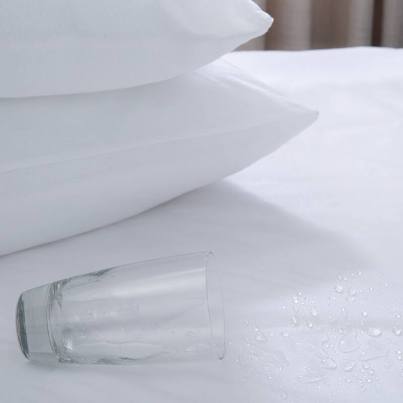 Home Details Queen Size Premium Zippered Mattress Protector - 1 Pack