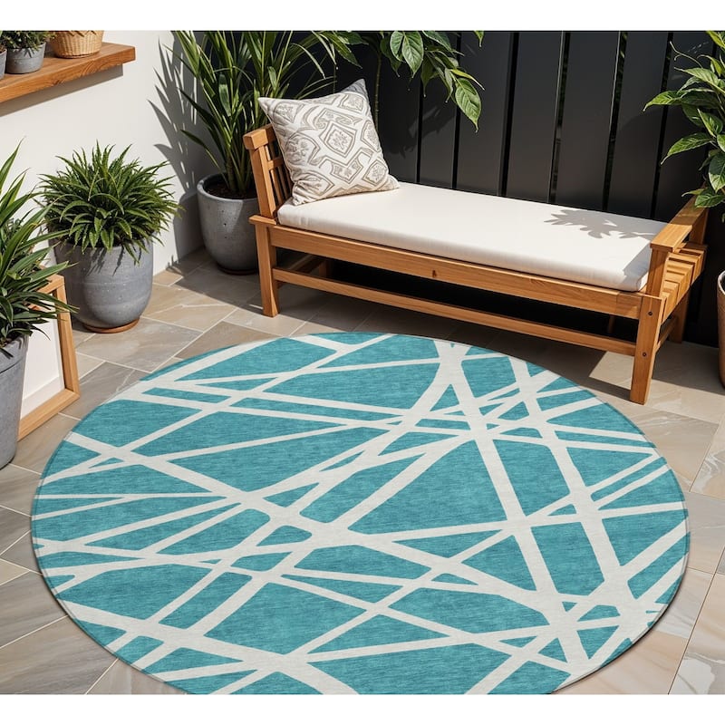 HomeRoots Geometric Transitional Rectangle Outdoor Rug - 8' Round