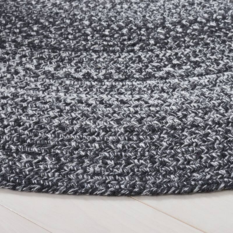 SAFAVIEH Handmade Braided Anastasie Round Rug