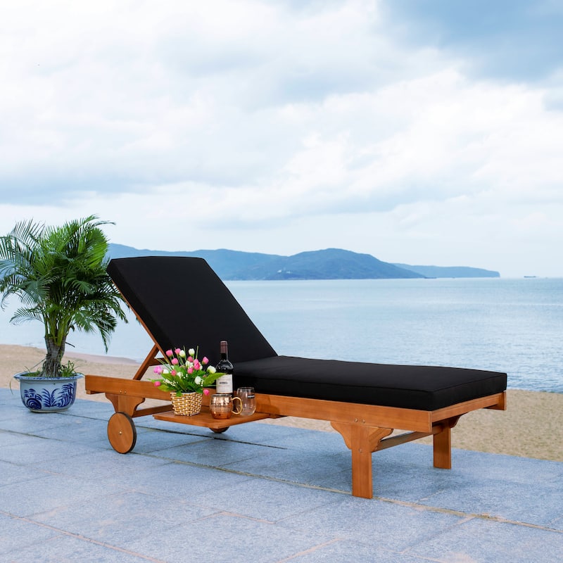 SAFAVIEH Outdoor Aubrie Adjustable Chaise Lounge Chair with Wheel.