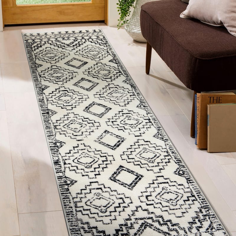 Contemporary Distressed Geometric Area Rug - Cream - 2' 3" x 8'