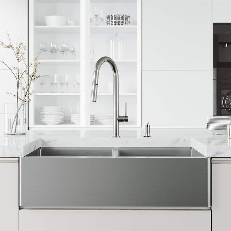 VIGO Greenwich Pull-Down Spray Kitchen Faucet