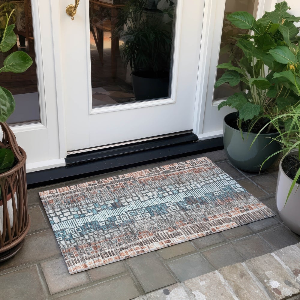 Machine Washable Indoor/ Outdoor Geo Mosaic Chantille Rug