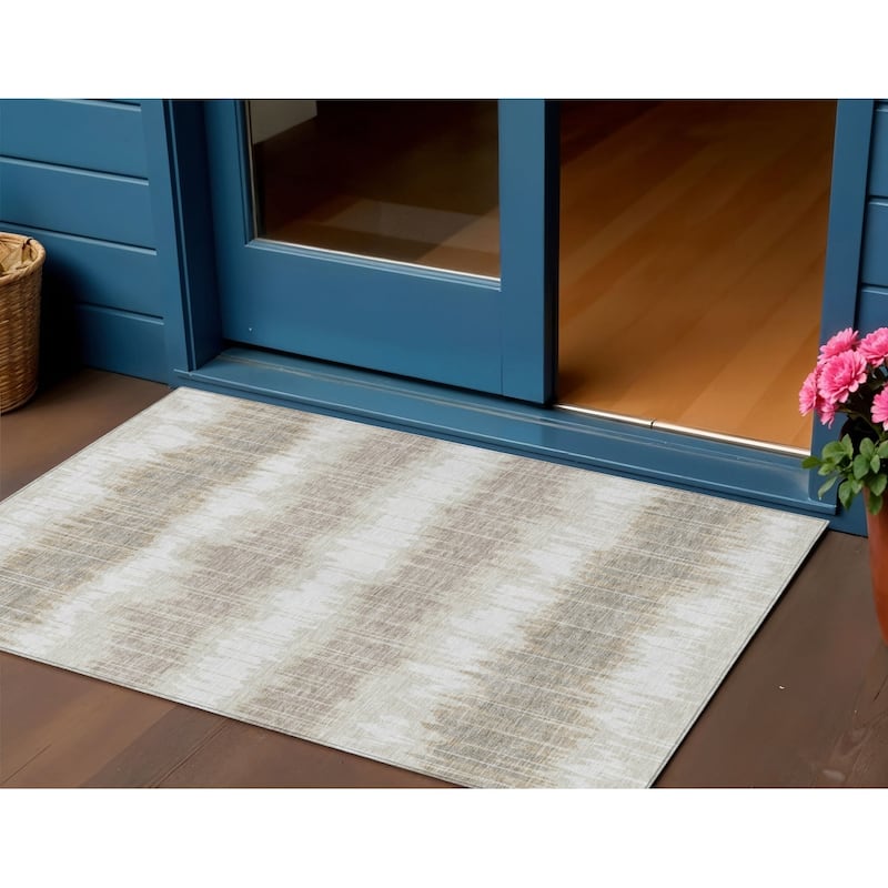 HomeRoots Striped Transitional Rectangle Outdoor Rug - 3' x 5'