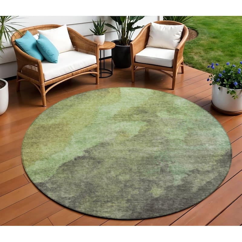 HomeRoots Abstract Transitional Rectangle Outdoor Rug - 8' Round