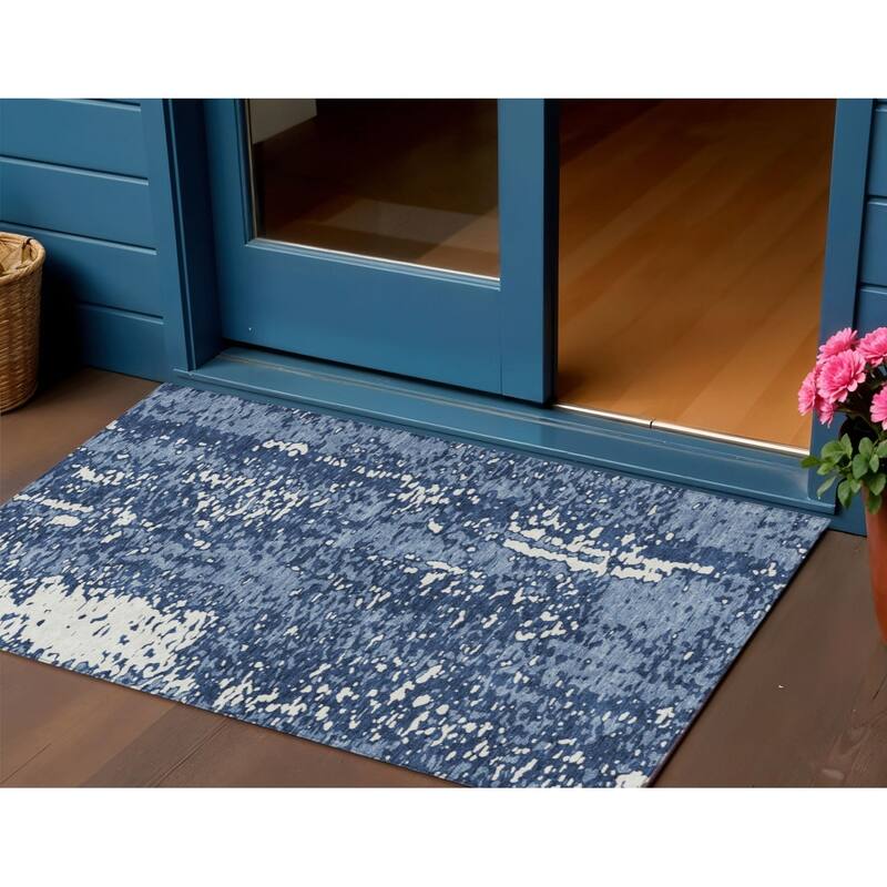 HomeRoots Abstract Transitional Rectangle Outdoor Rug - 3' x 5'