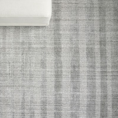 EXQUISITE RUGS Robin Stripe Hand-loomed Bamboo Silk/Wool Grey Area Rug.
