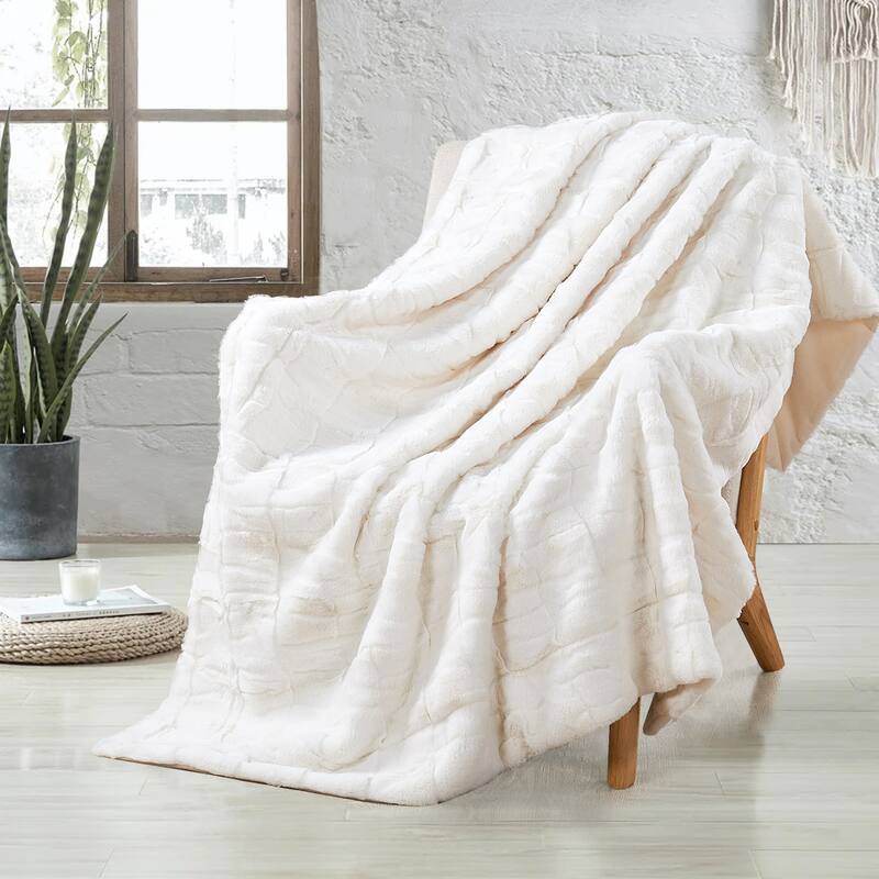 Home Soft Things Stylish FauxFur Throw Soft Fluffy Warm Blanket