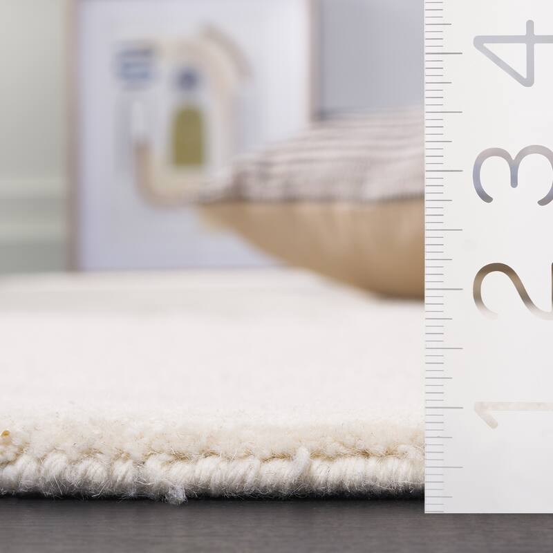 SAFAVIEH Handmade Novelty Giana Modern Wool Rug