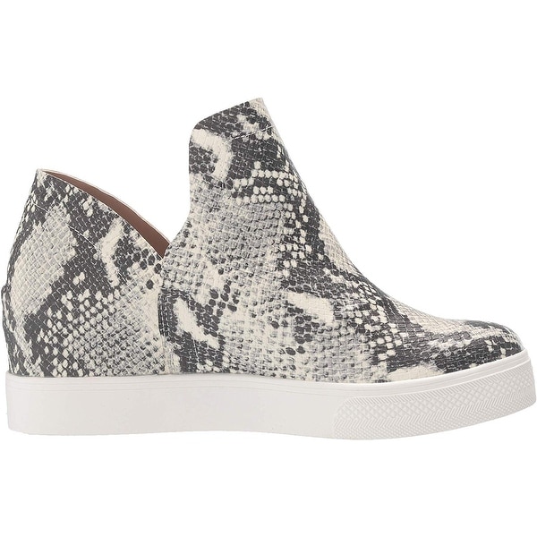 wrangle sneaker steve madden