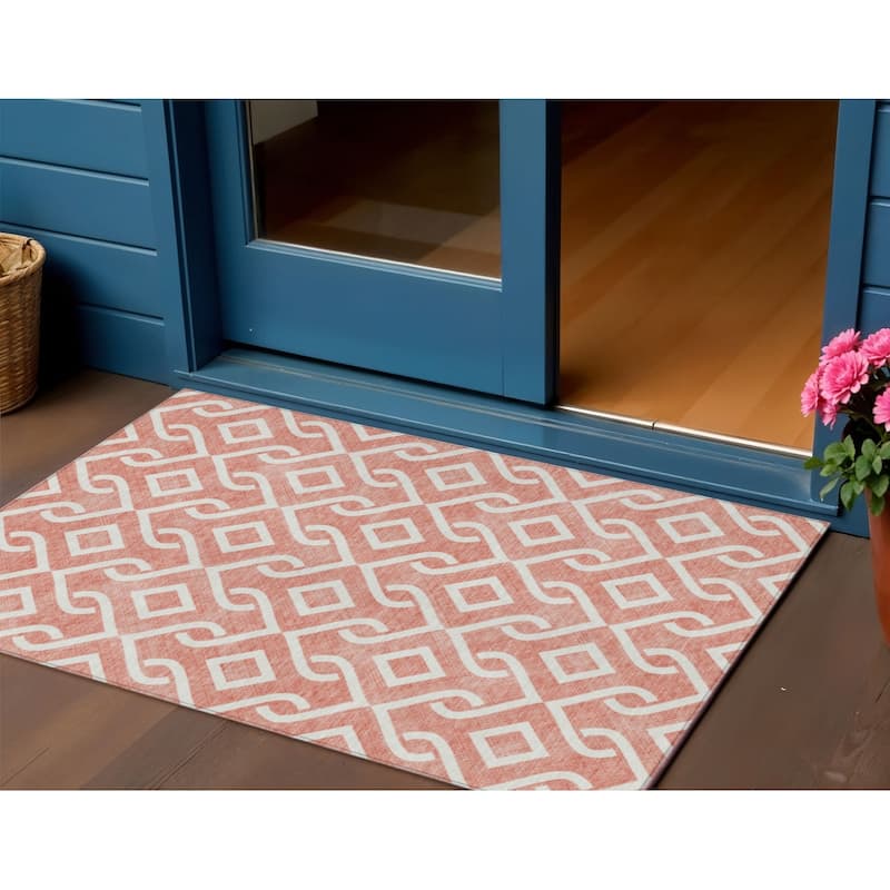 HomeRoots Geometric Transitional Rectangle Outdoor Rug - 3' x 5'