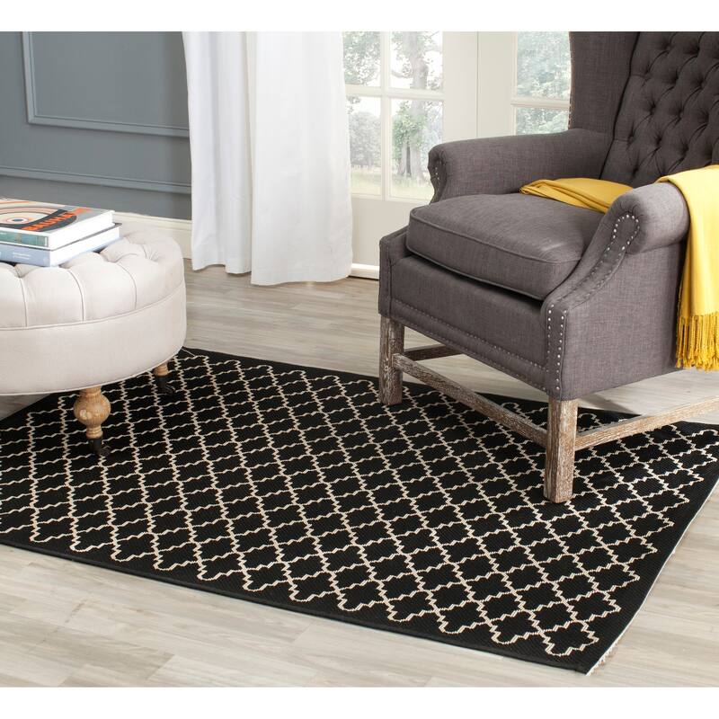 SAFAVIEH Courtyard Gerdi Indoor/ Outdoor Patio Backyard Rug - 2'7" x 5' - Black/Beige