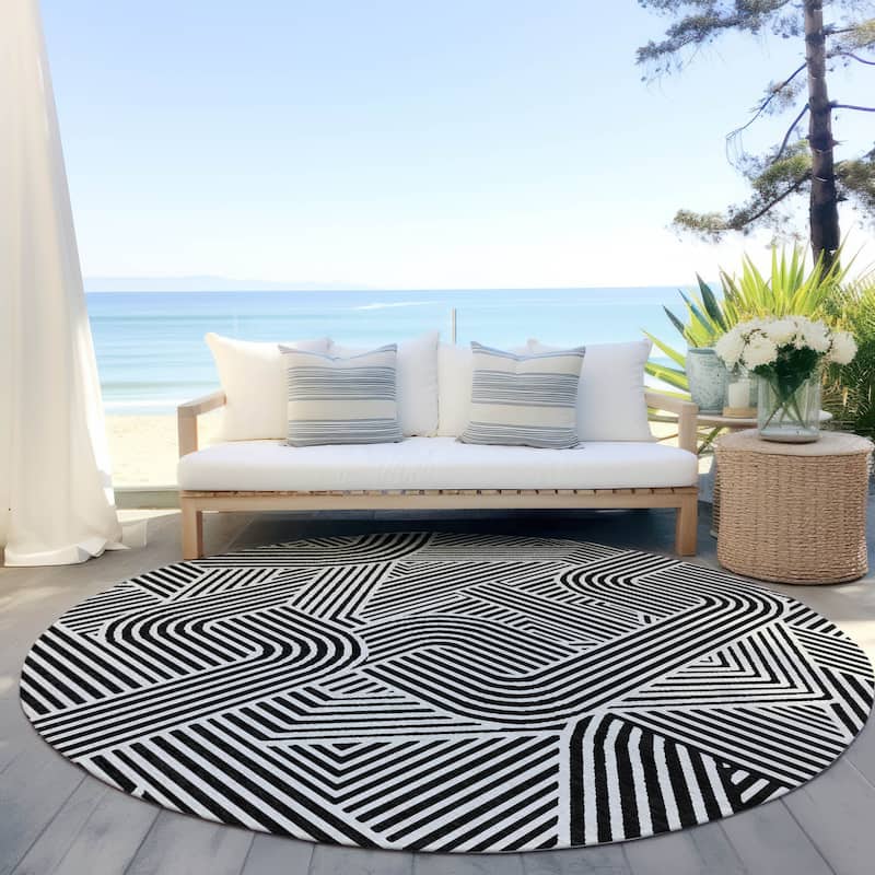 Machine Washable Indoor/ Outdoor Chantille Contemporary Geo Rug - Black - 8' x 8'