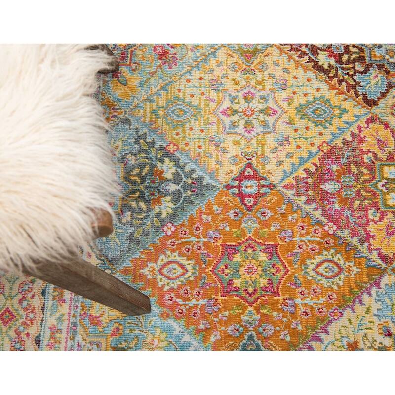 Traditional Samana Collection Area Rug