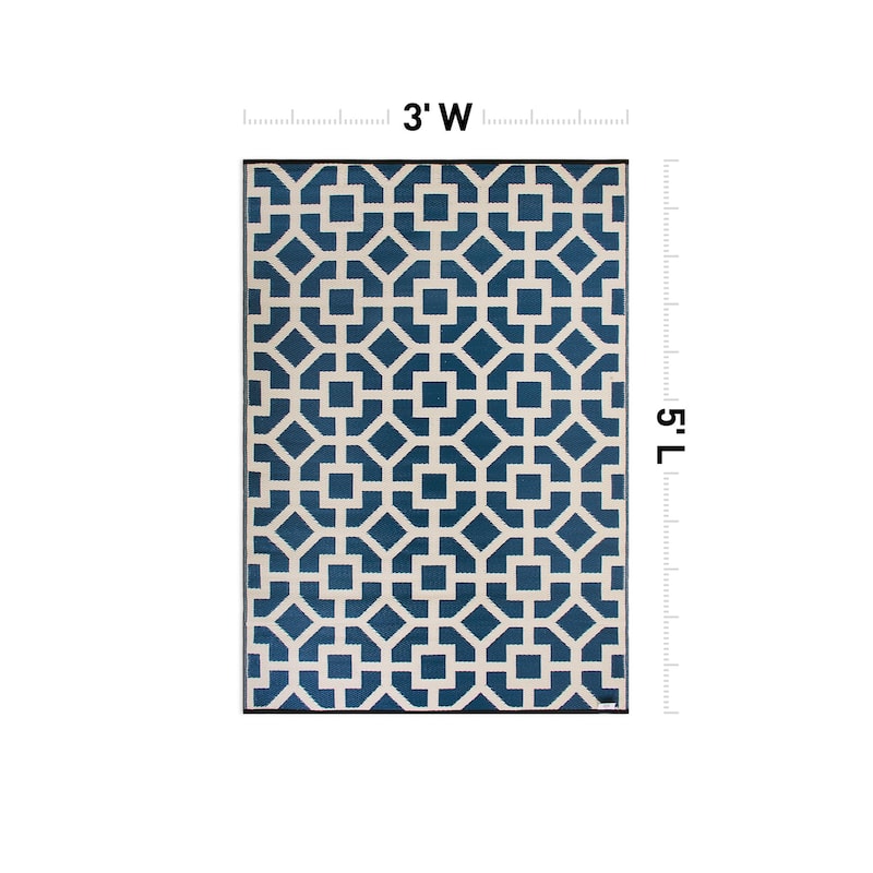 Contemporary Geometric Reversible Plastic Outdoor Rugs