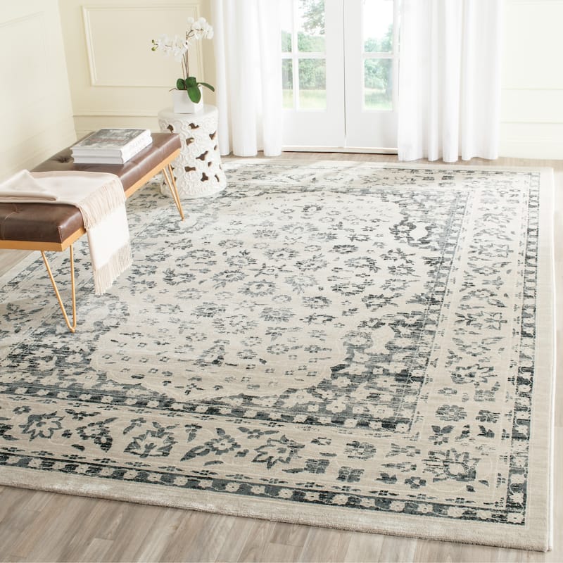 SAFAVIEH Evoke Suzie Distressed Vintage Boho Rug