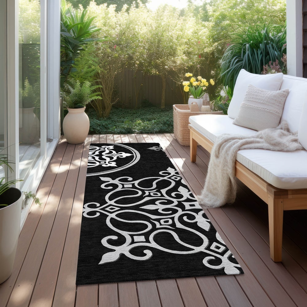 Machine Washable Indoor/ Outdoor Chantille Bold Medallion Rug