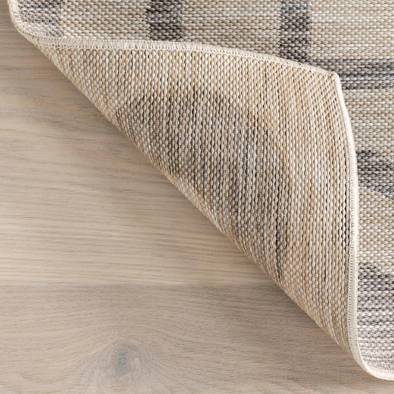 Nuloom Wrenlee Geometric Indoor/Outdoor Area Rug