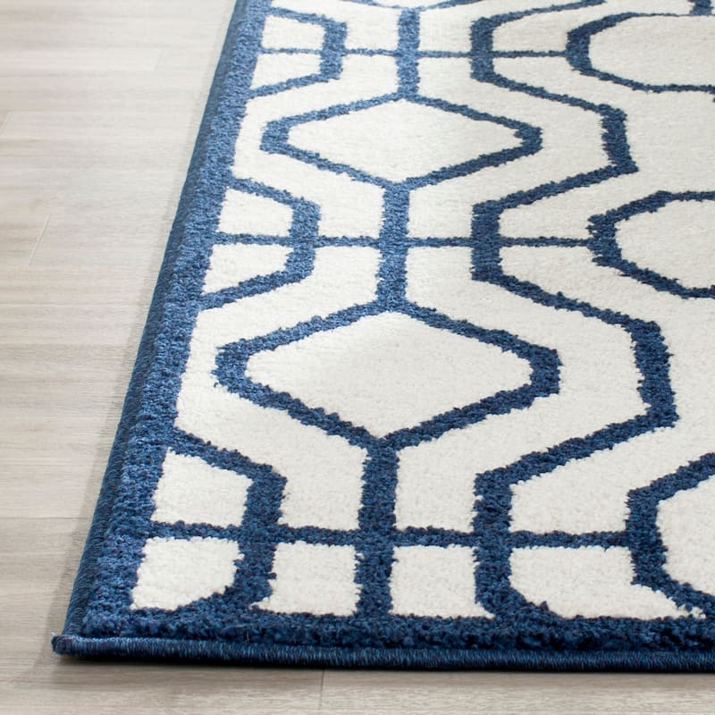 SAFAVIEH, Amherst Mounah Modern Rug